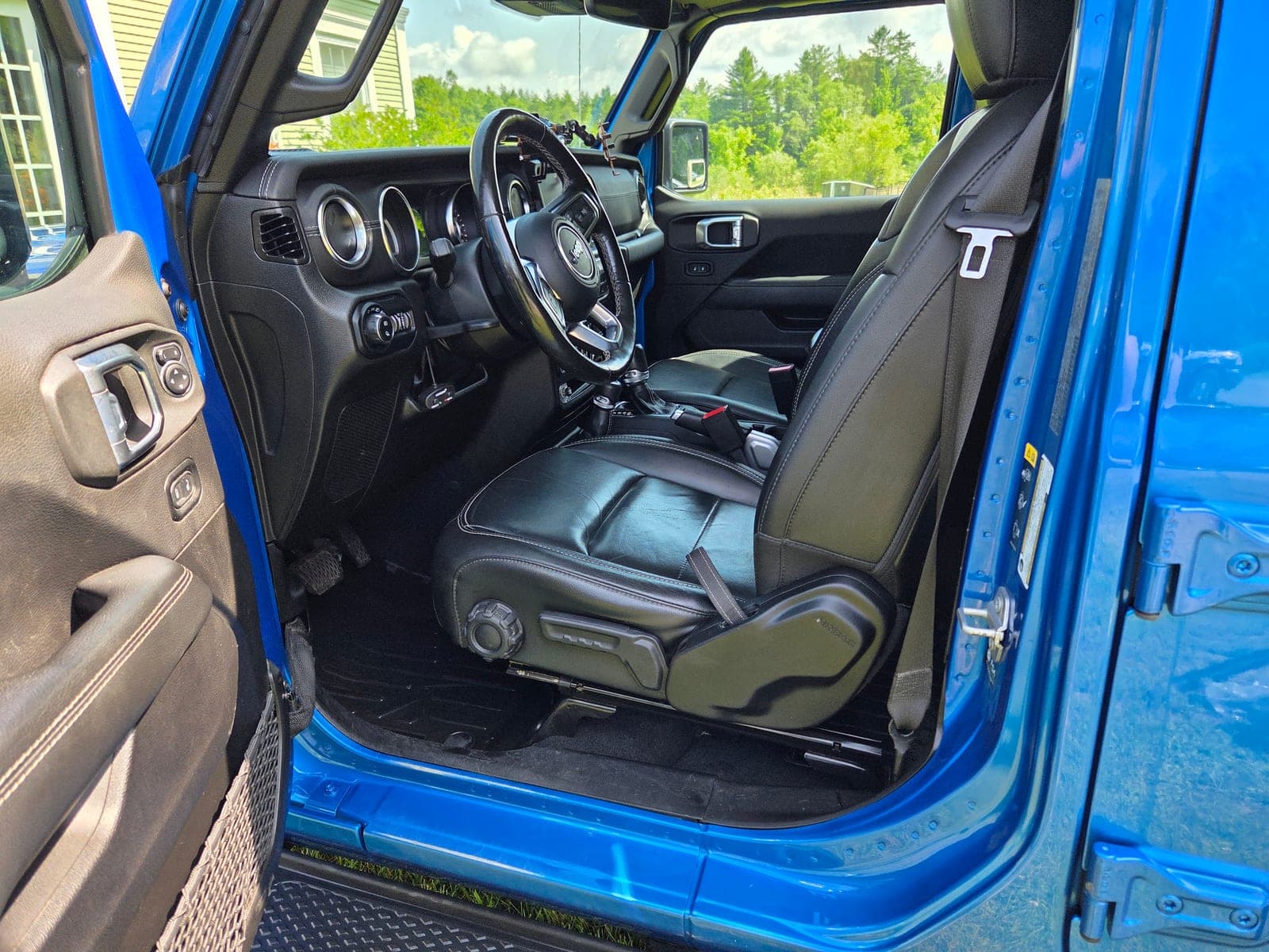 Restored 2018 Jeep Grand Cherokee interior with conditioned leather — after Arise And Shine Detailing mobile detail in Williston, VT